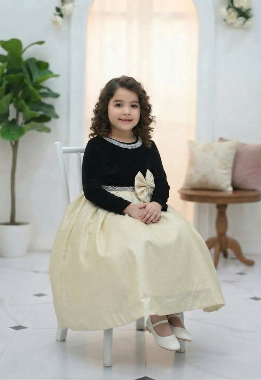 Floral Fancy Shadi Velvet Bow